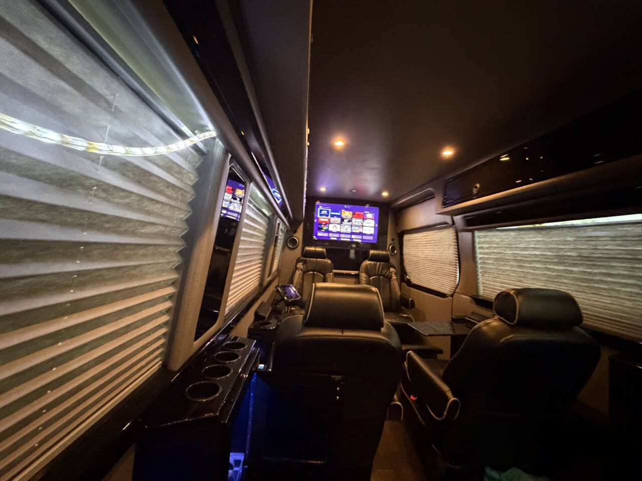 Used 2014 Mercedes-Benz Sprinter 2500 image 29