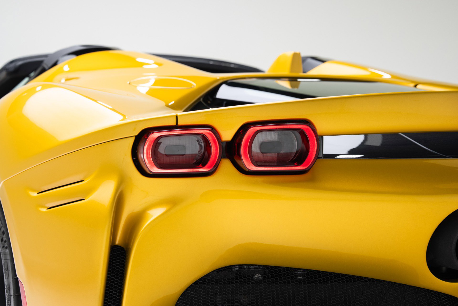Used 2023 Ferrari SF90 Spider AWD/4WD image 22