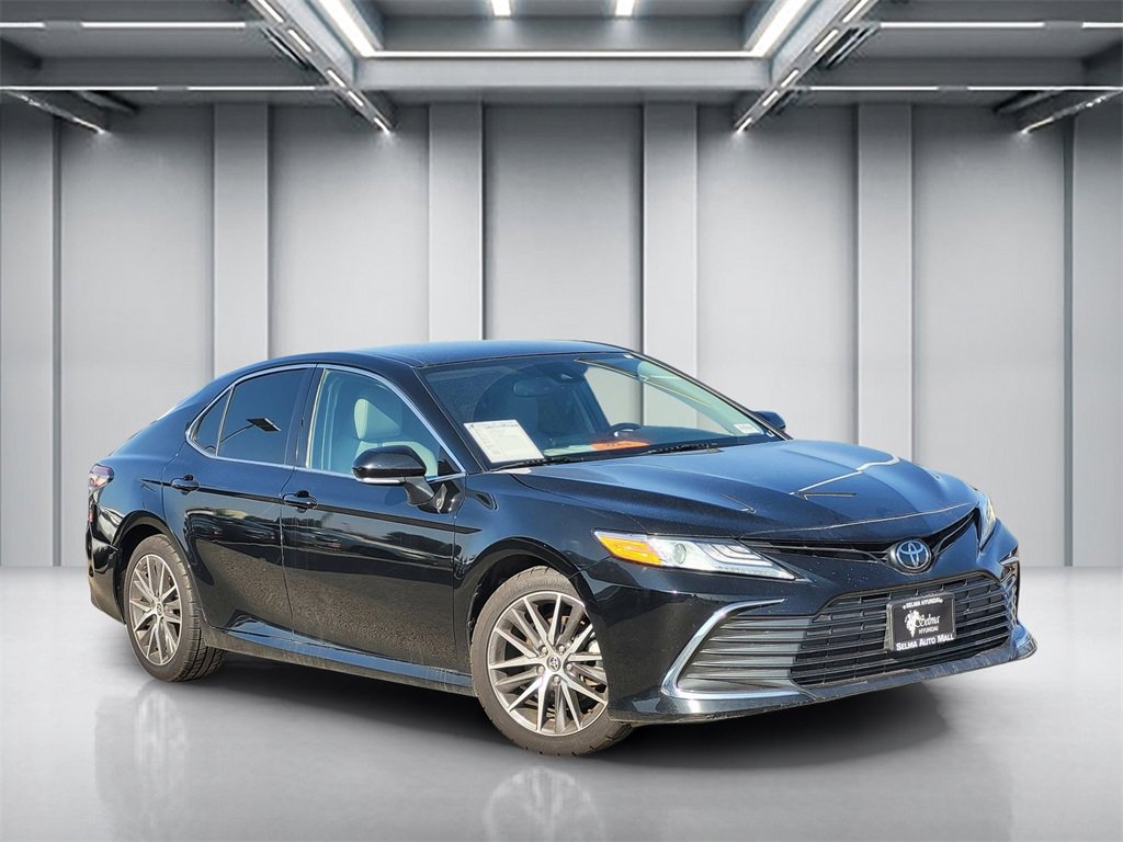 Used 2023 Toyota Camry XLE image 1