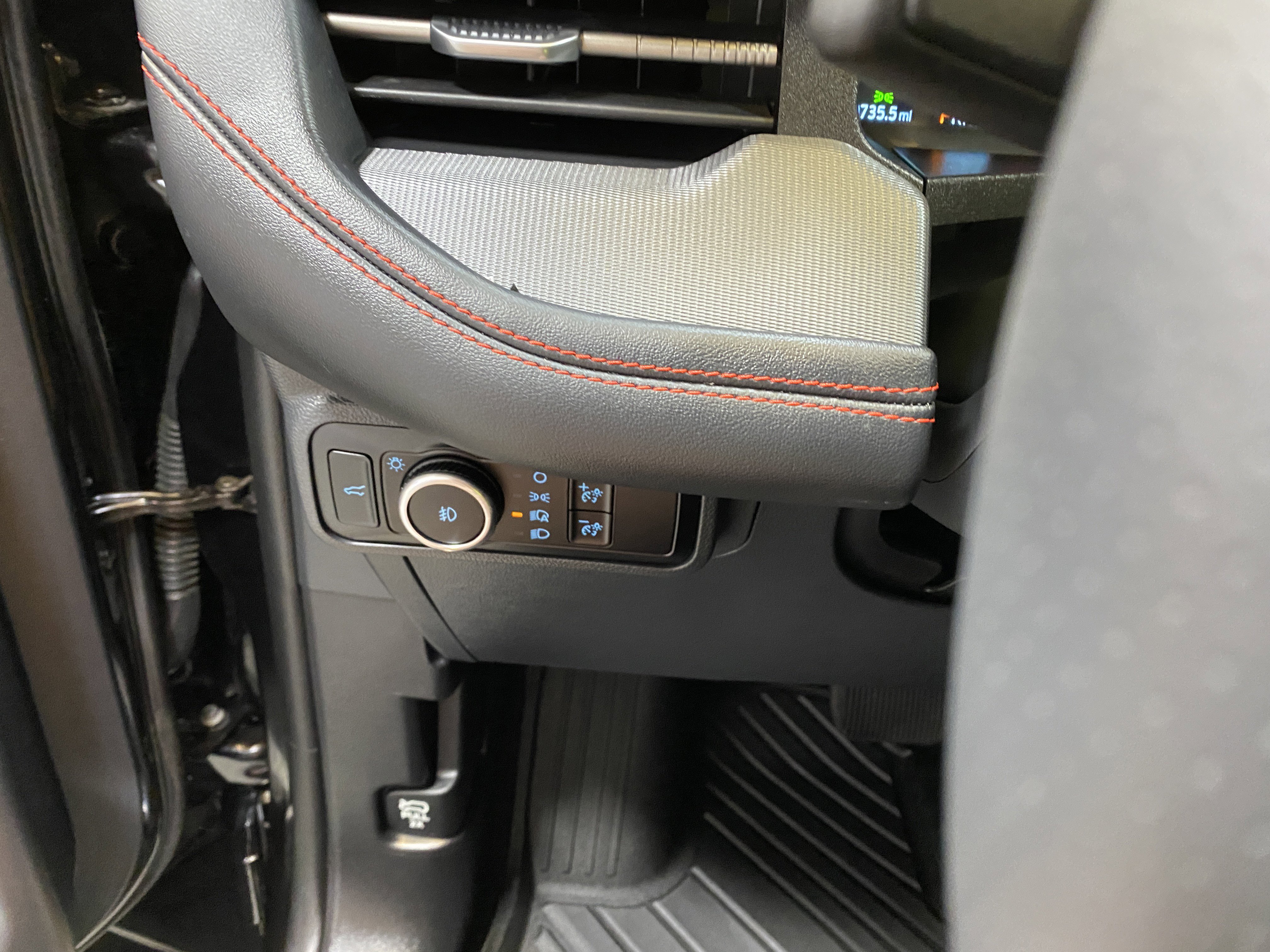 Used 2025 Ford Explorer ST-Line image 37