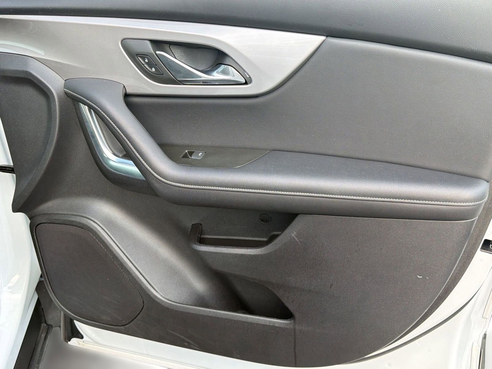 Used 2025 Chevrolet Blazer LT FWD image 22