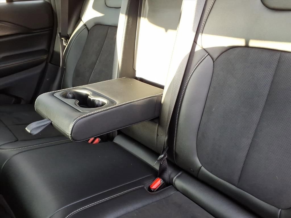 Used 2023 Jeep Grand Cherokee Altitude image 33