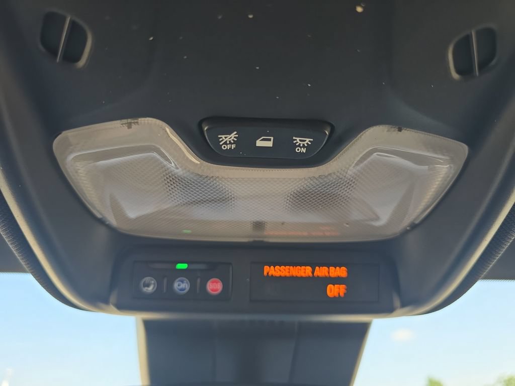 Used 2025 Chevrolet Colorado Trail Boss AWD/4WD image 33