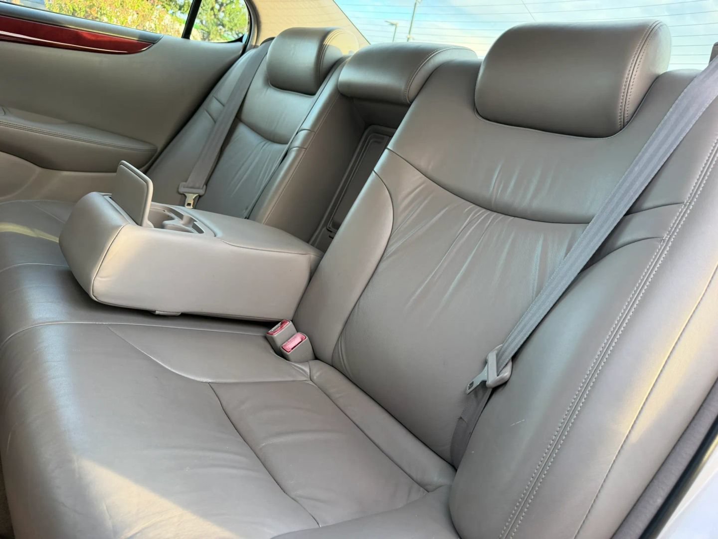 Used 2003 Lexus ES 330 w/ Premium Pkg FWD image 13