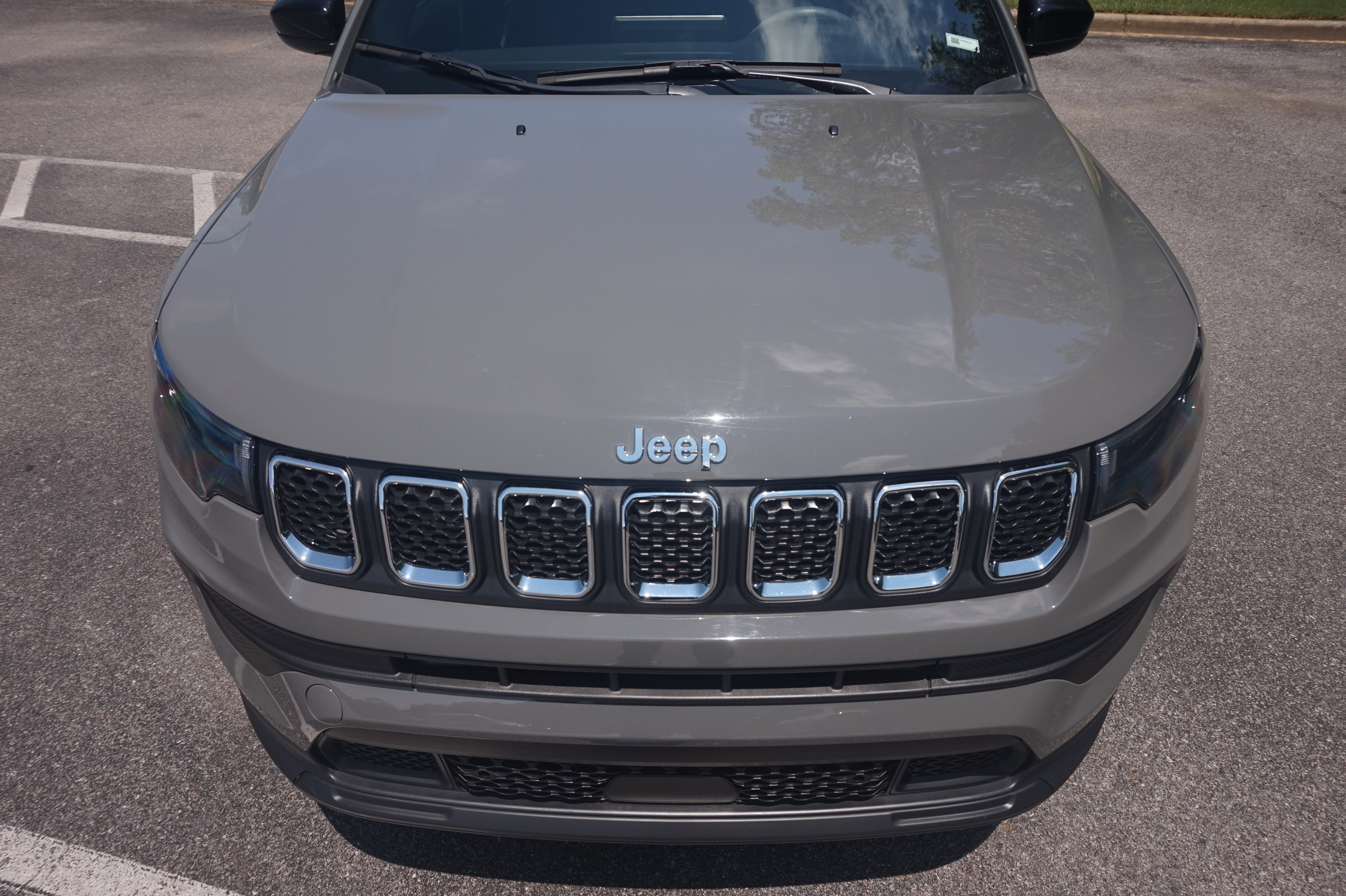 Used 2023 Jeep Compass Sport image 13