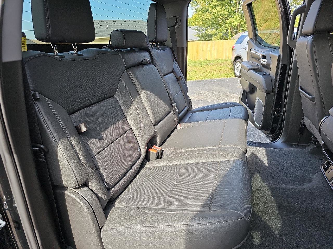 Used 2023 GMC Sierra 1500 SLT AWD/4WD image 8