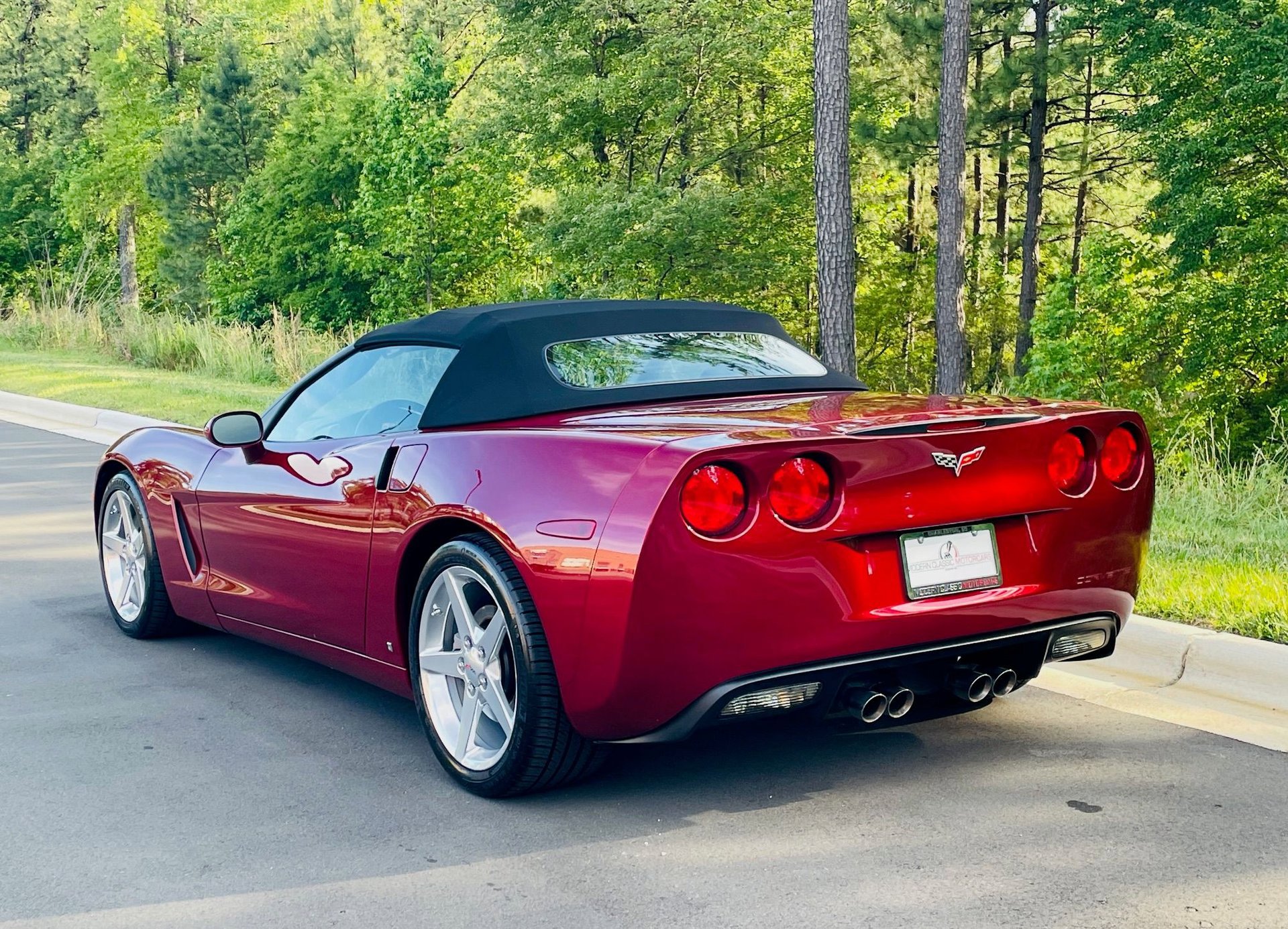 Used 2006 Chevrolet Corvette Convertible w/ Preferred Equipment Group RWD image 14