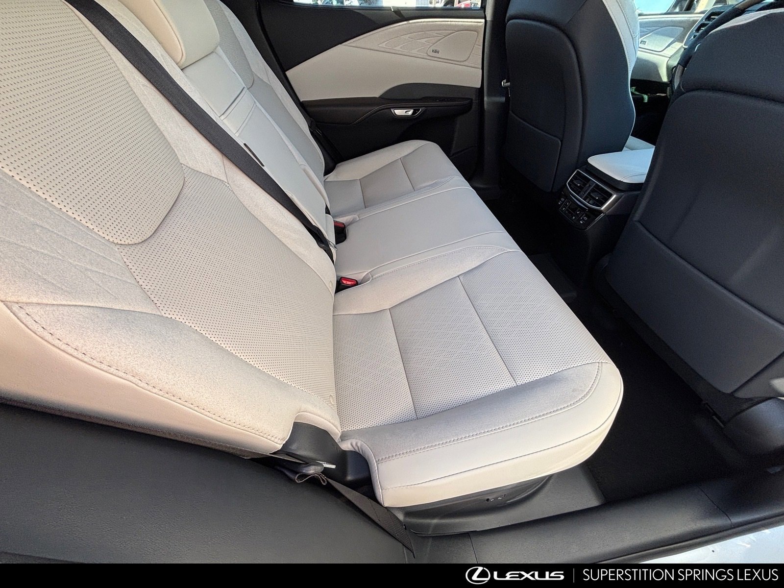 New 2026 Lexus RX 450h AWD image 12