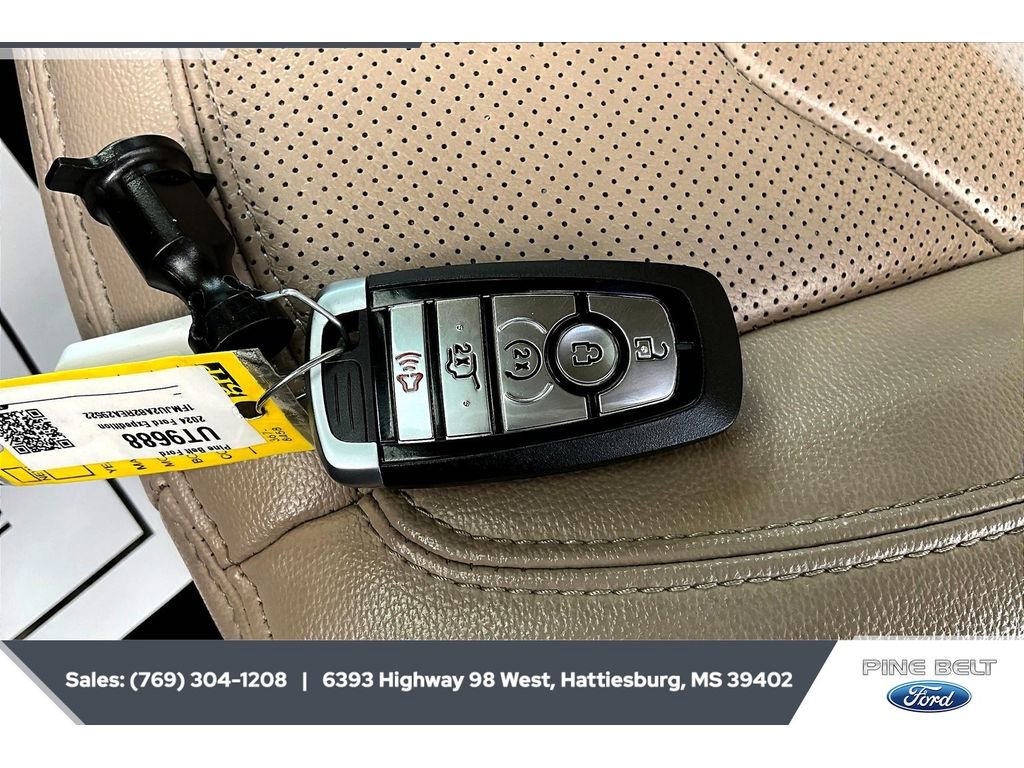Certified 2024 Ford Expedition Limited image 9