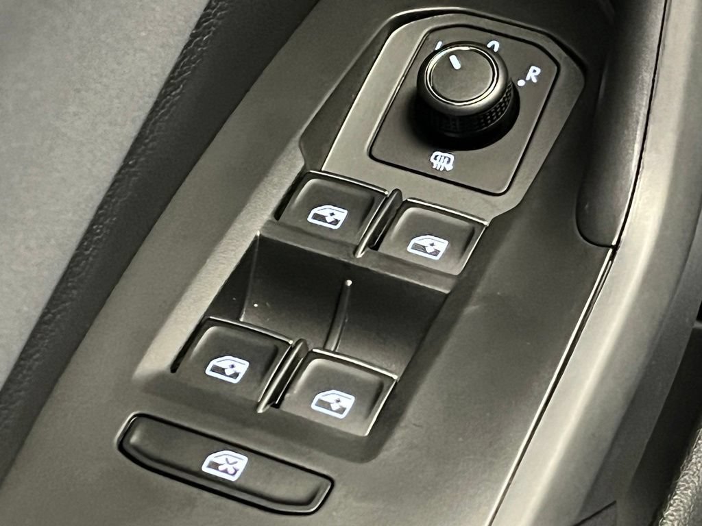 New 2027 Volkswagen Jetta SE FWD image 15