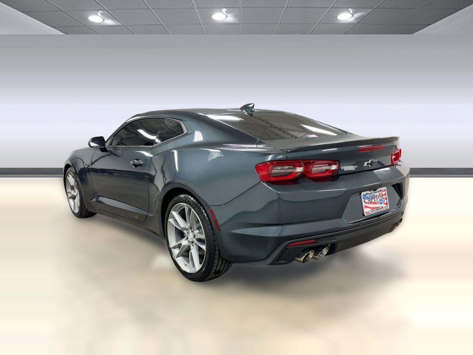 Used 2021 Chevrolet Camaro LT w/ Technology Package image 3