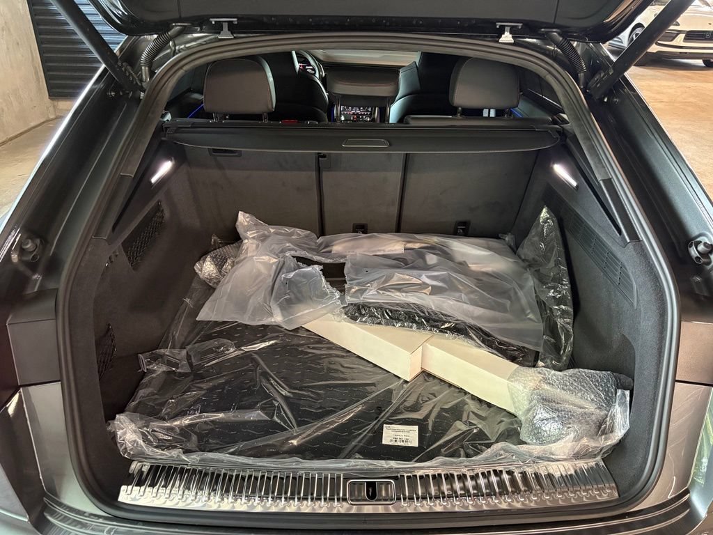 New 2026 Audi SQ8 Prestige AWD/4WD image 35