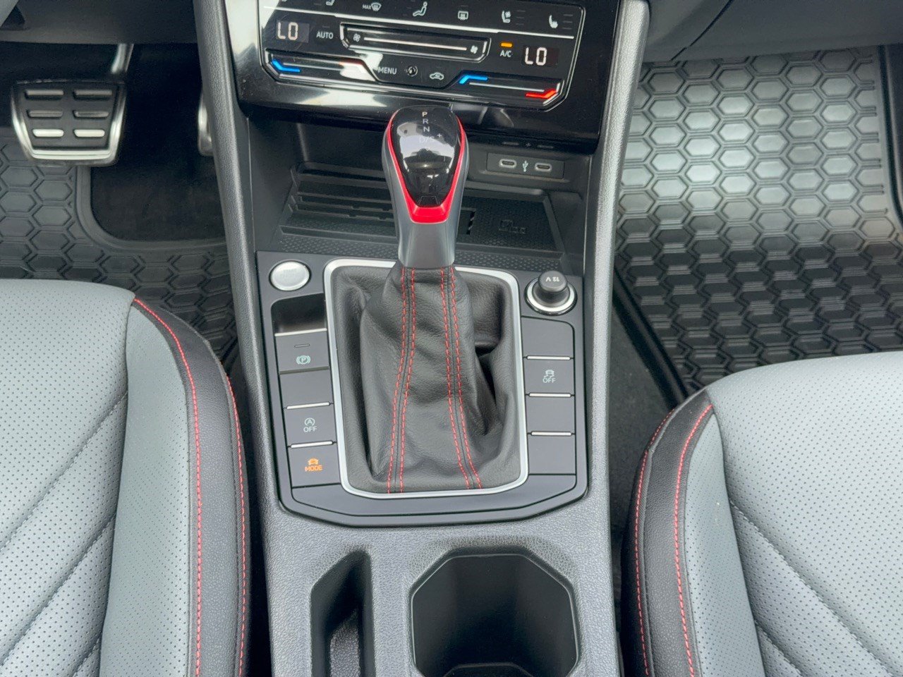 Certified 2025 Volkswagen Jetta GLI Autobahn FWD image 21