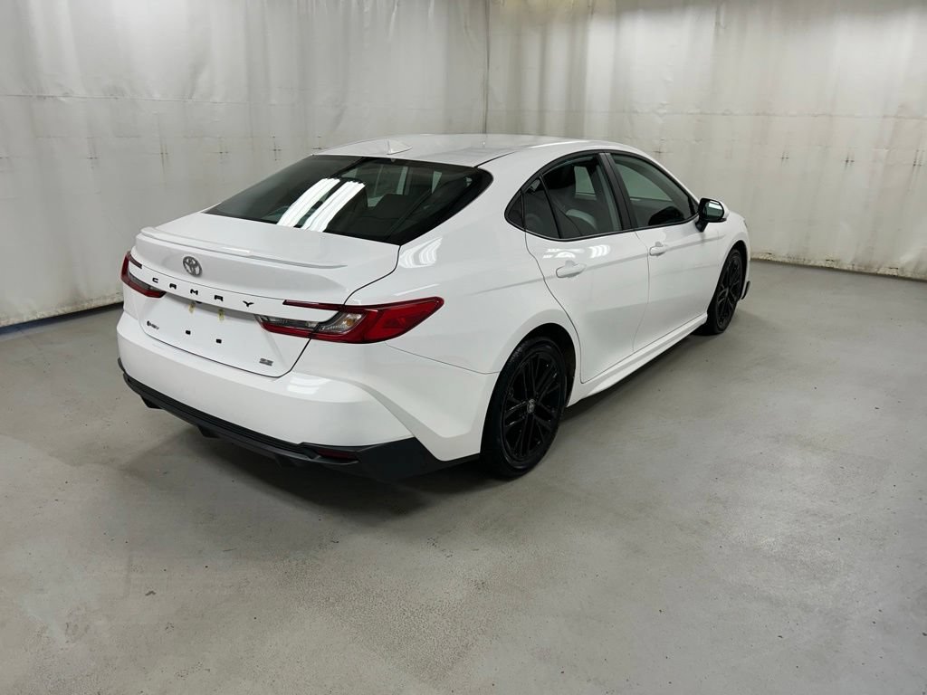 Used 2026 Toyota Camry SE w/ Convenience Package FWD image 5
