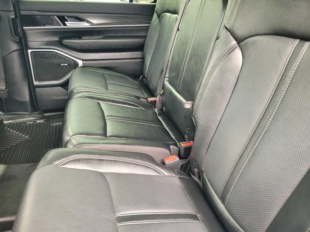 Used 2023 Jeep Wagoneer L Series II AWD/4WD image 12
