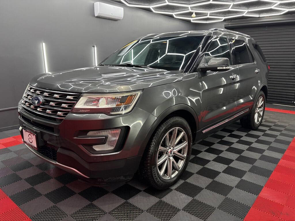 Used 2016 Ford Explorer Limited image 1