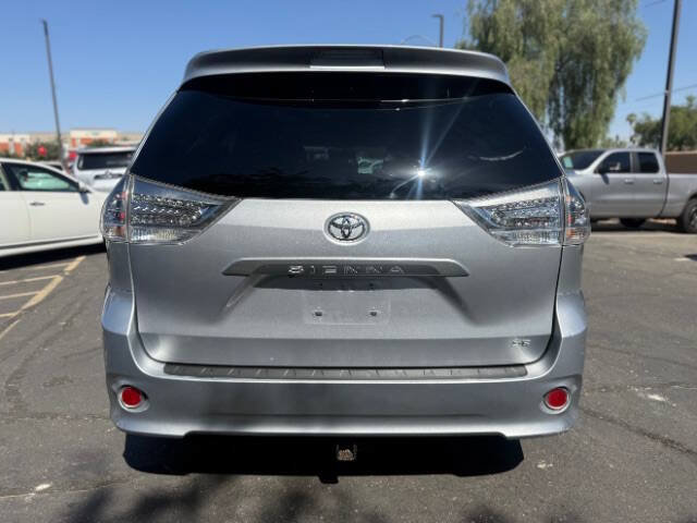 Used 2015 Toyota Sienna SE Premium FWD image 4