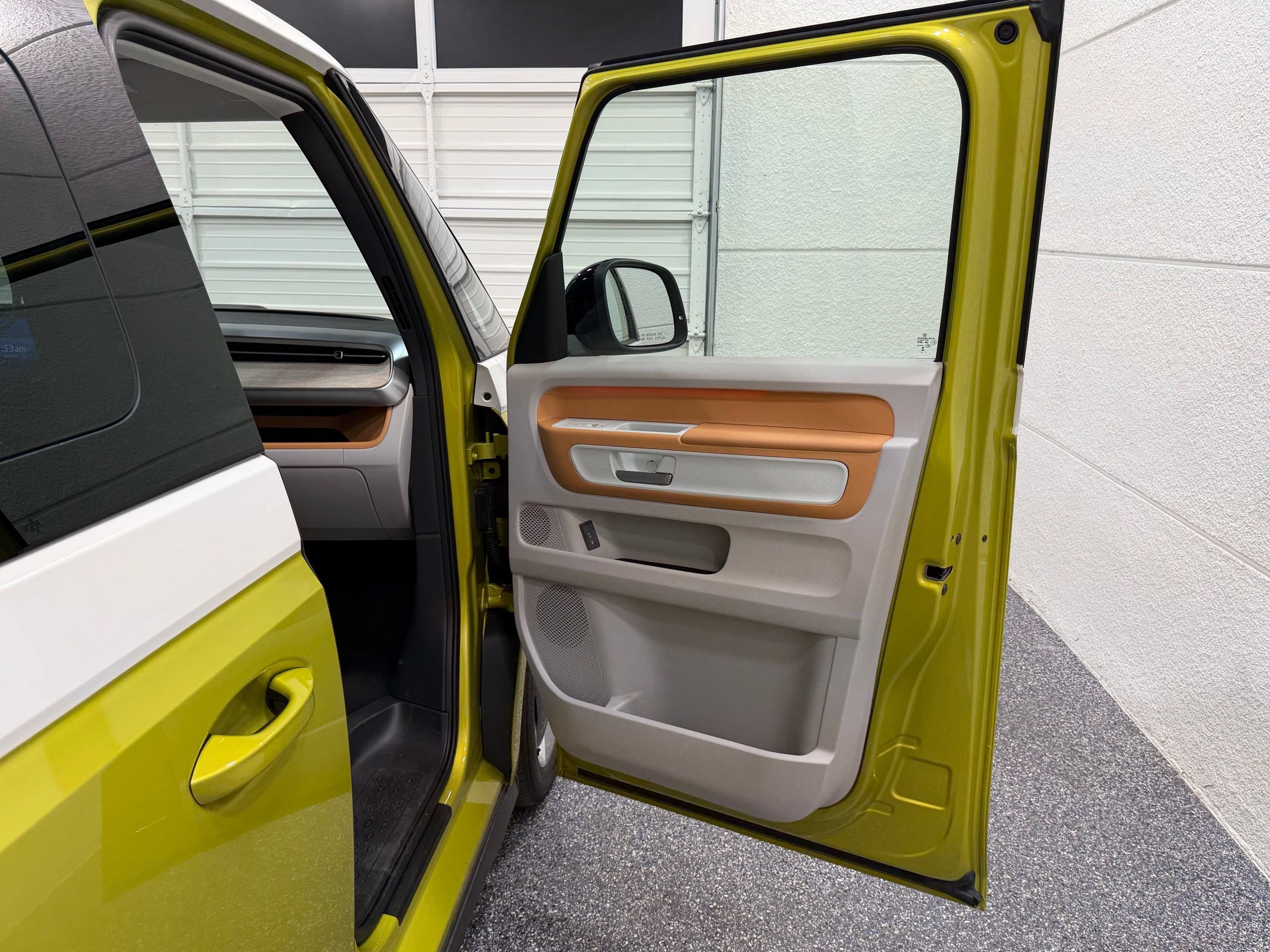 New 2025 Volkswagen ID. Buzz Pro S Plus AWD/4WD image 31