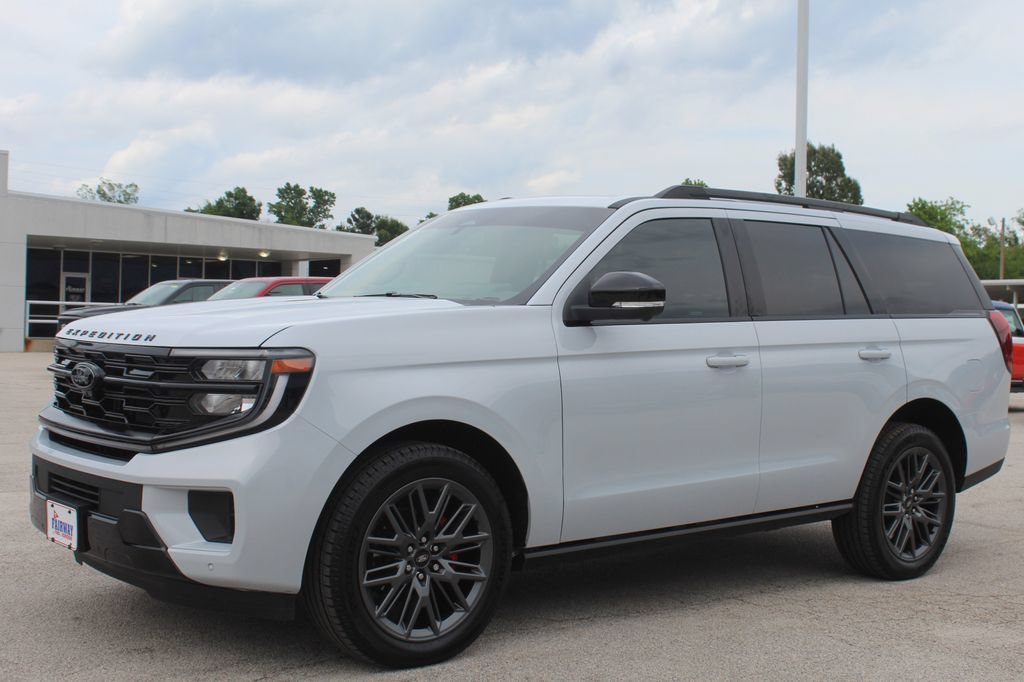 New 2025 Ford Expedition Platinum w/ Stealth Performance Package AWD/4WD image 5