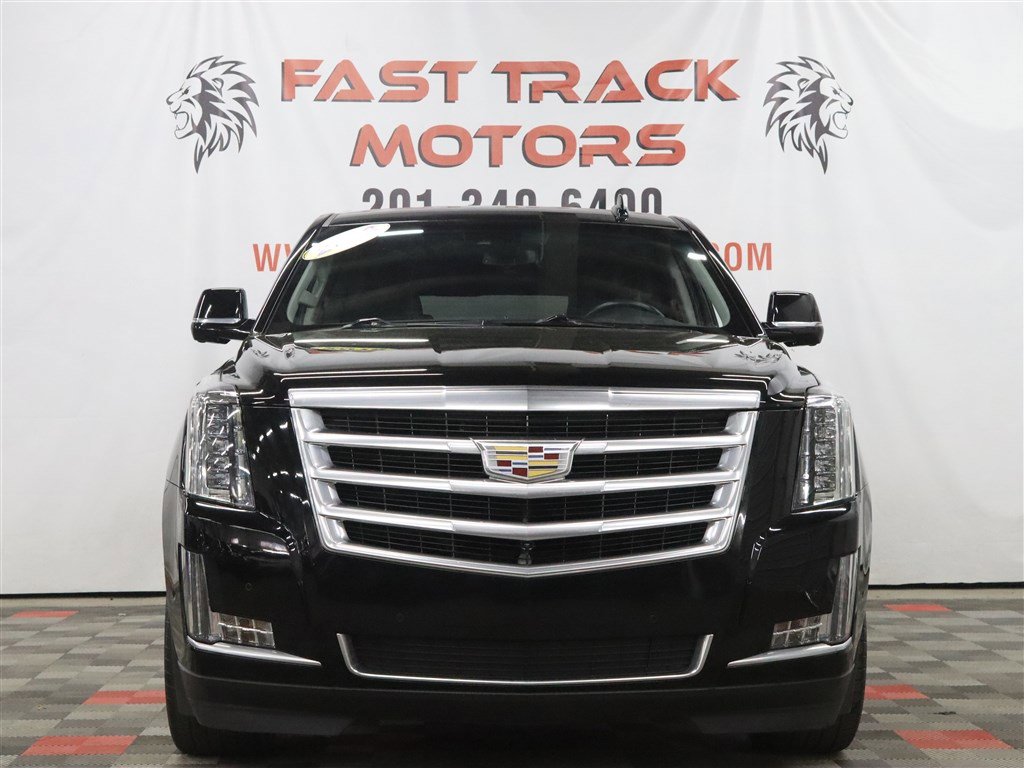 Used 2018 Cadillac Escalade ESV Luxury AWD/4WD image 2