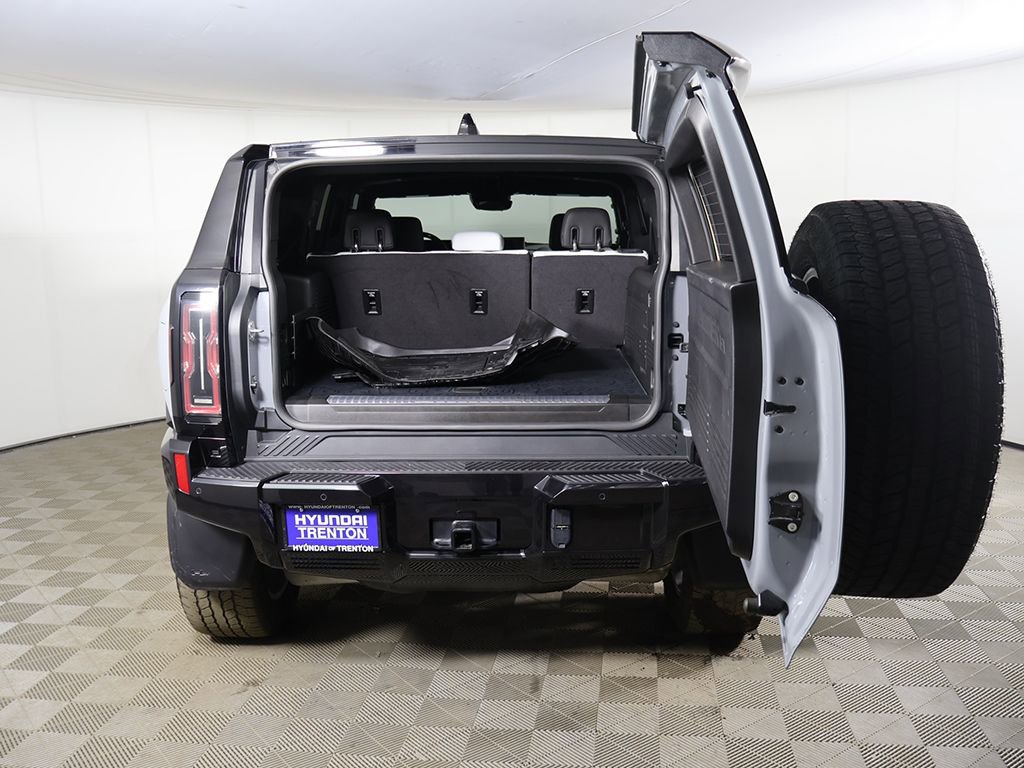 Used 2024 GMC Hummer EV 3X w/ LPO, Illumination Package image 17