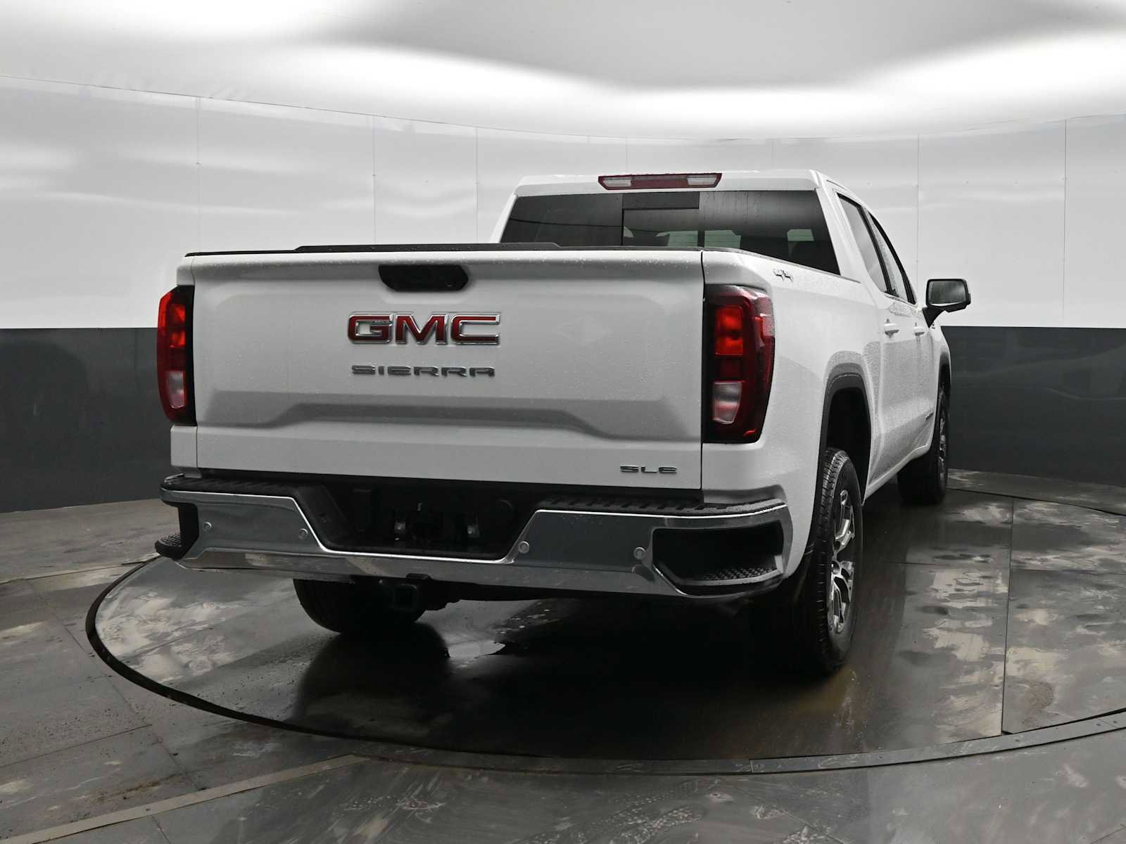 New 2026 GMC Sierra 1500 SLE w/ Preferred Package AWD/4WD image 7