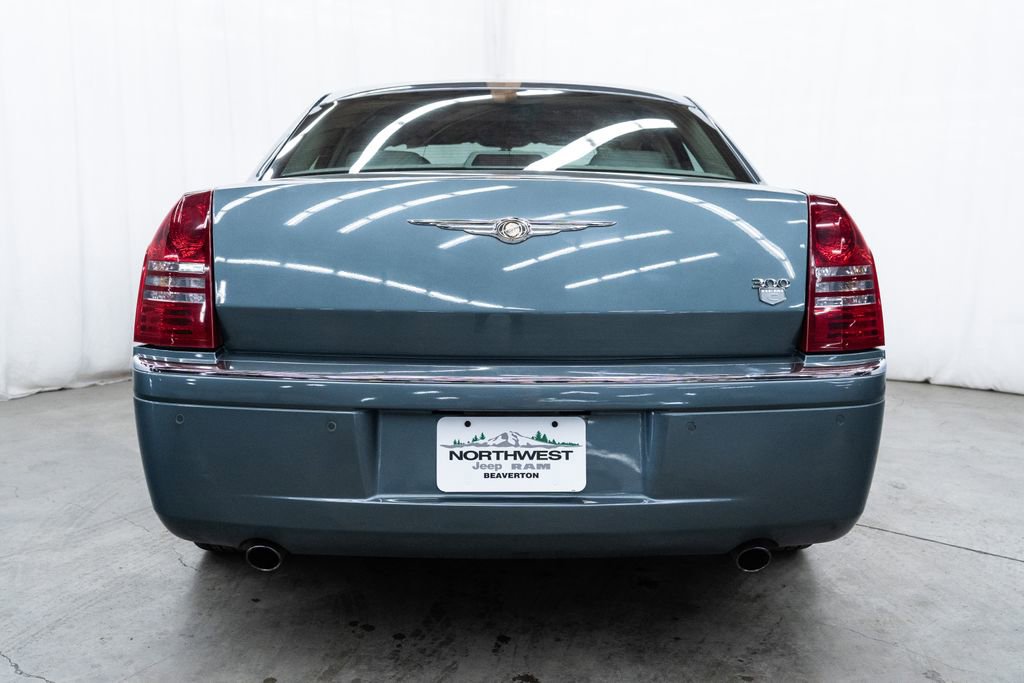 Used 2006 Chrysler 300 C w/ Protection Group II image 5