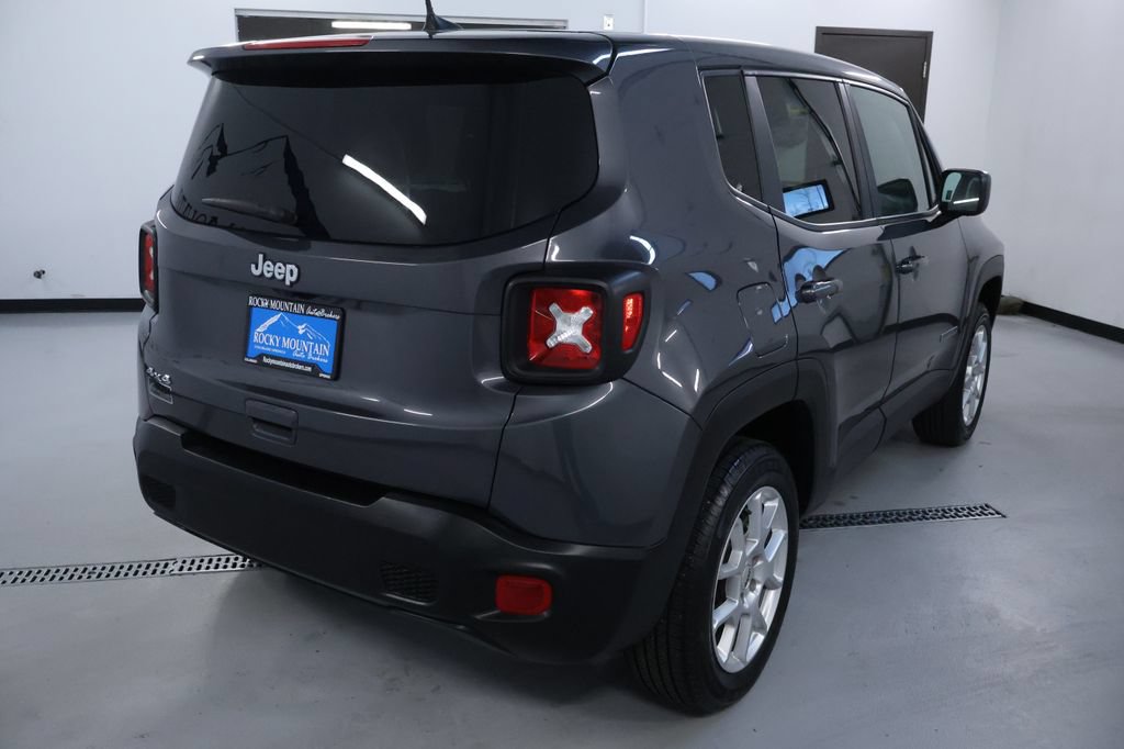 Used 2023 Jeep Renegade Latitude AWD/4WD image 7