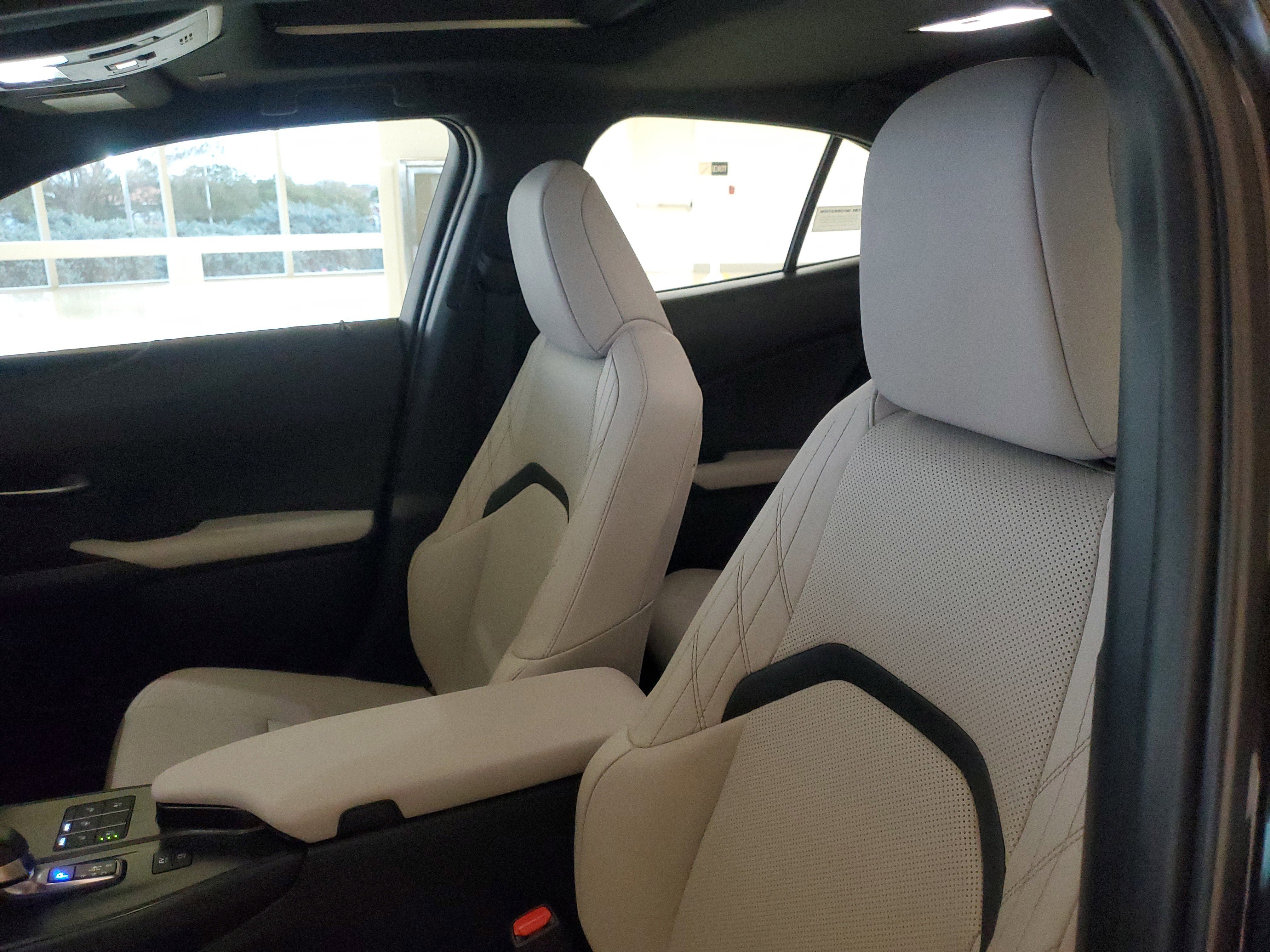 Used 2025 Lexus UX 300h FWD w/ Accessory Package (Z1) image 22