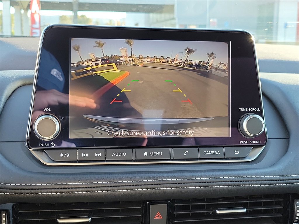 Used 2022 Nissan Rogue SV image 10