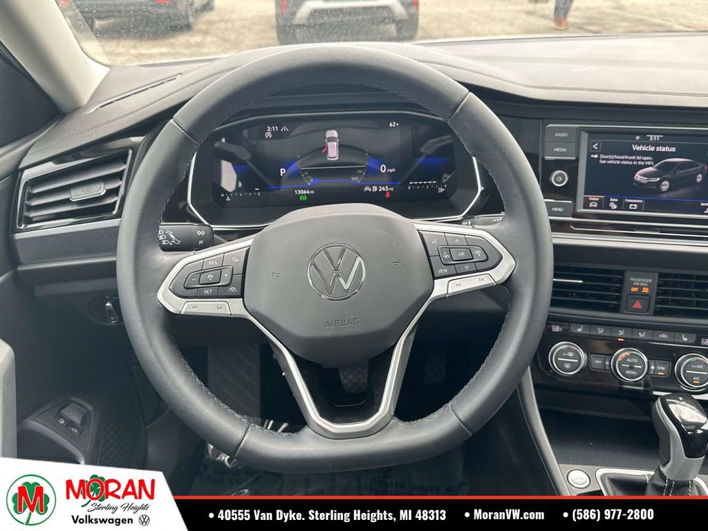 Certified 2023 Volkswagen Jetta SE w/ Panoramic Sunroof Package FWD image 14