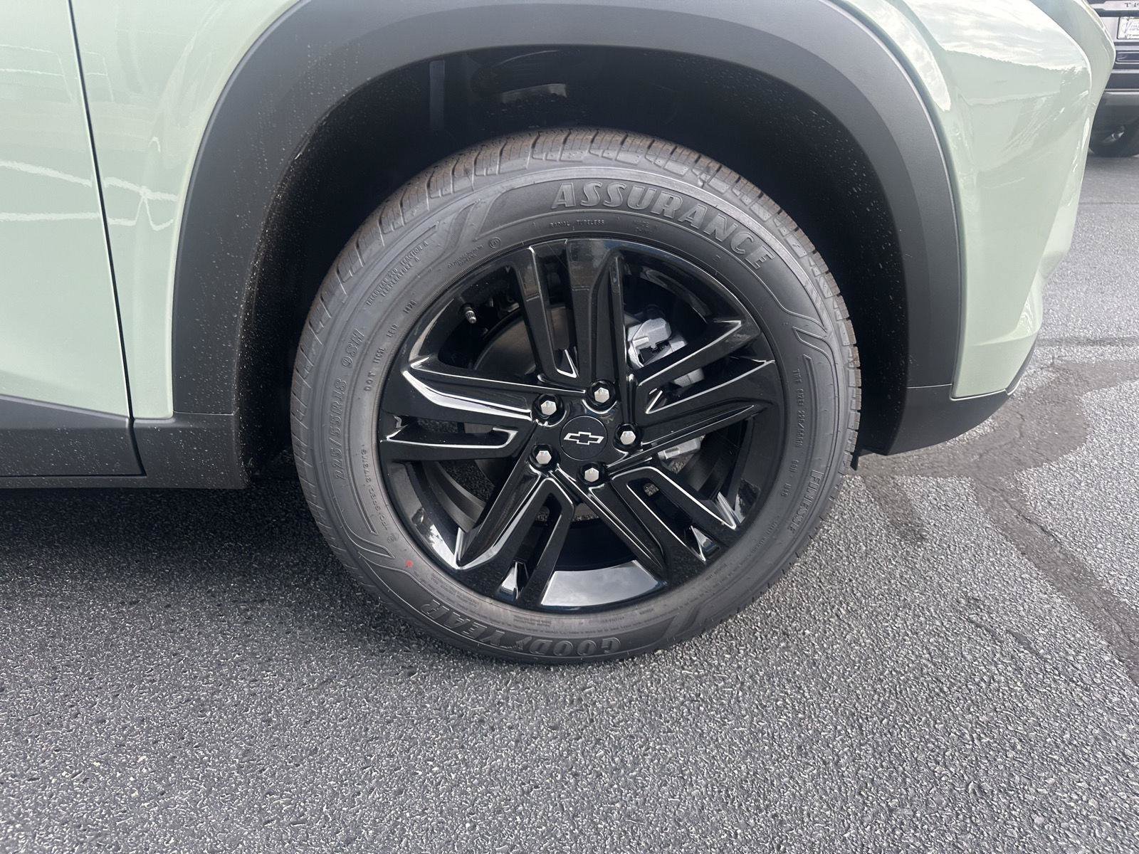 New 2026 Chevrolet Trax ACTIV w/ Sunroof Package FWD image 9