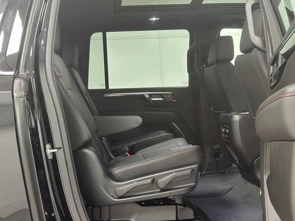 New 2026 Chevrolet Suburban RST w/ RST Capability Package AWD/4WD image 26