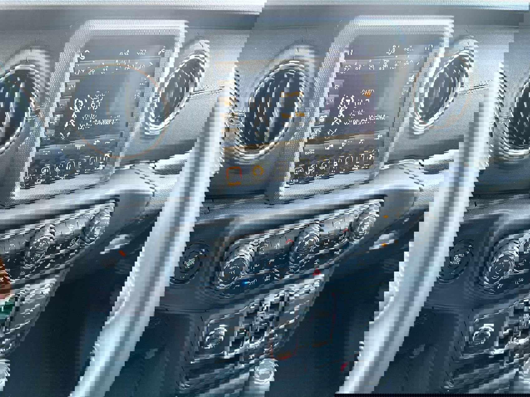 New 2023 Jeep Wrangler Sahara w/ Cold Weather Group image 16