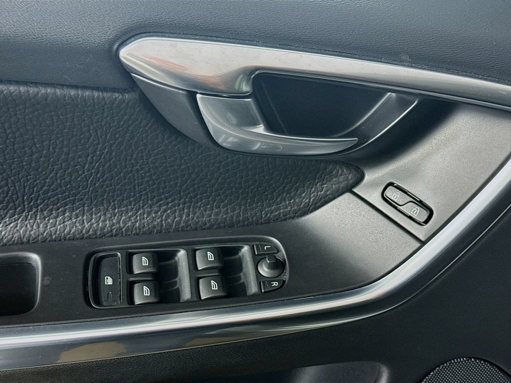 Used 2013 Volvo XC60 3.2 FWD image 19