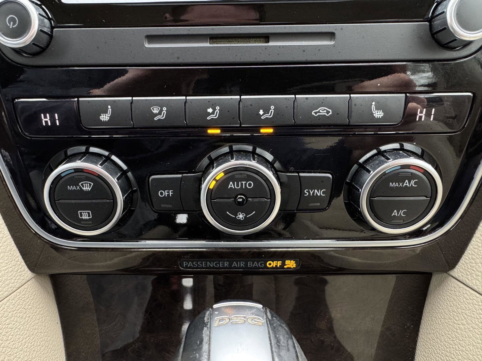 Used 2015 Volkswagen Passat TDI SEL Premium image 22