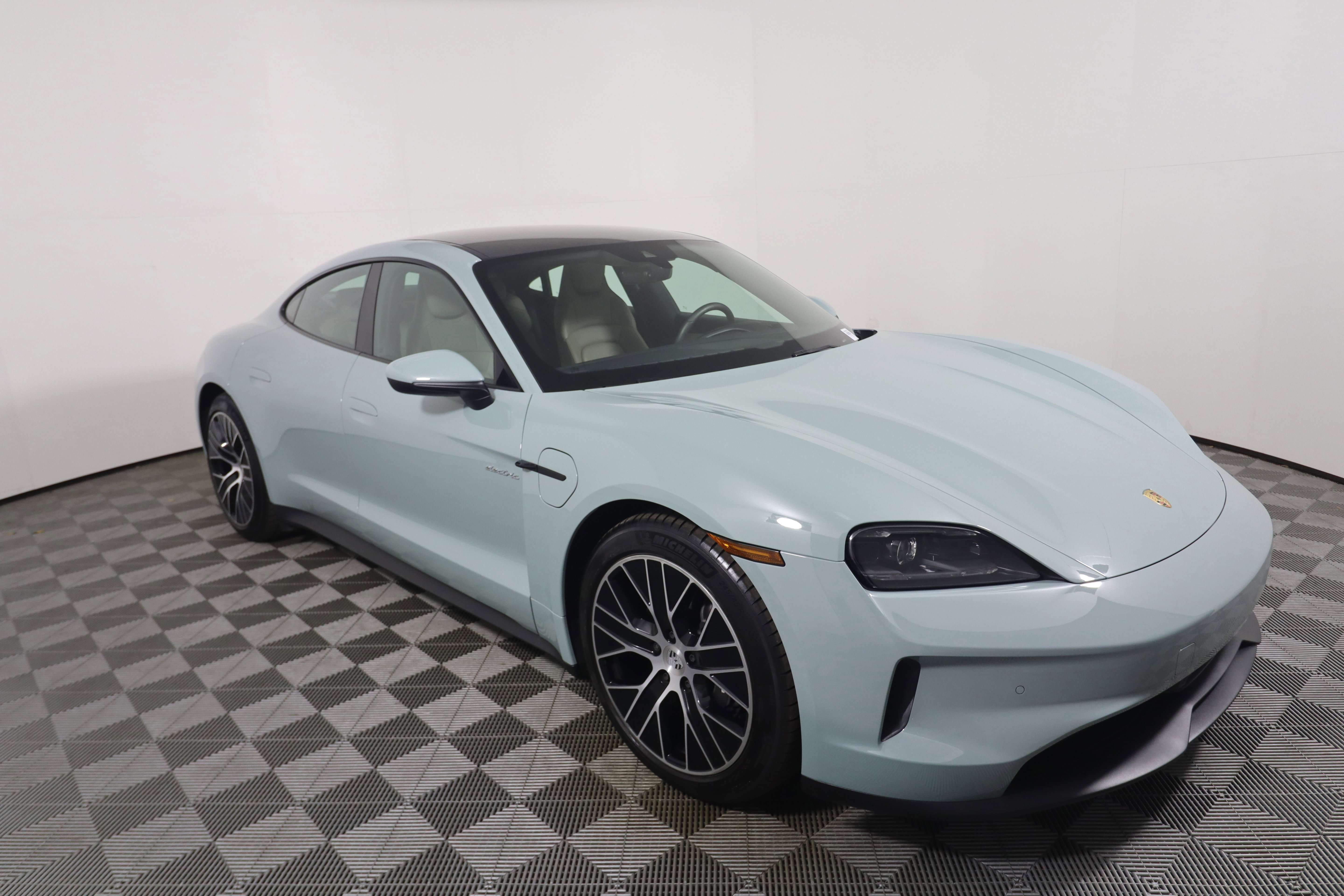 Certified 2025 Porsche Taycan image 9