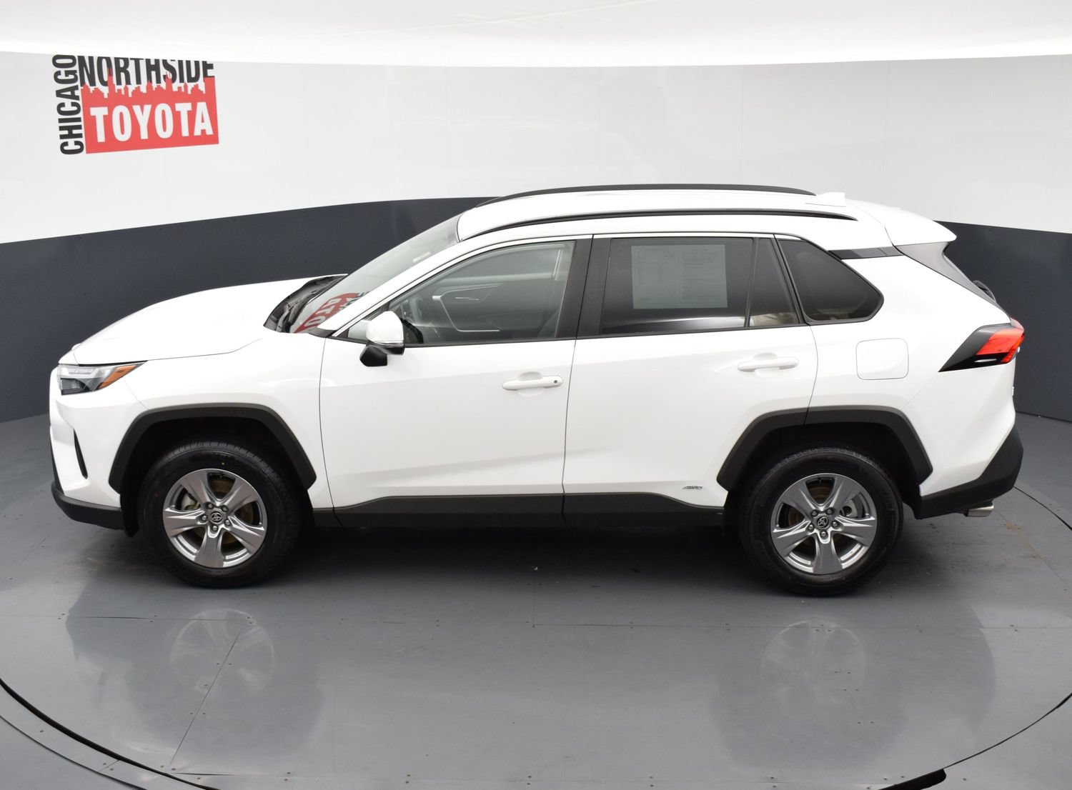 Used 2025 Toyota RAV4 XLE AWD/4WD image 17