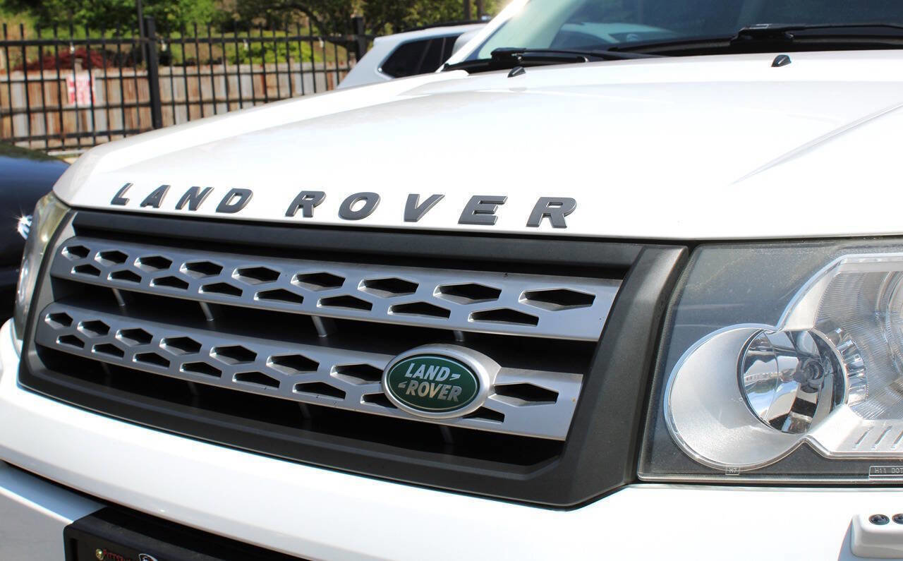 Used 2011 Land Rover LR2 HSE AWD/4WD image 9