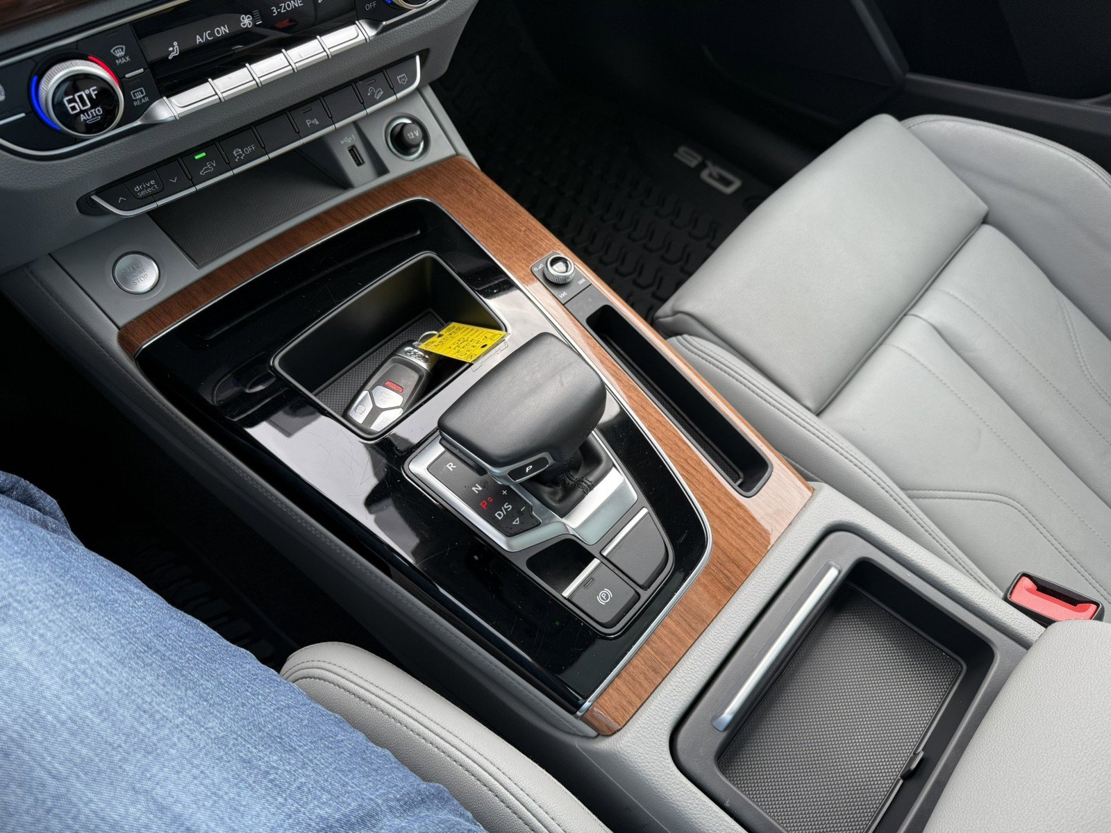 Used 2022 Audi Q5 e Premium Plus w/ Premium Plus Package image 17