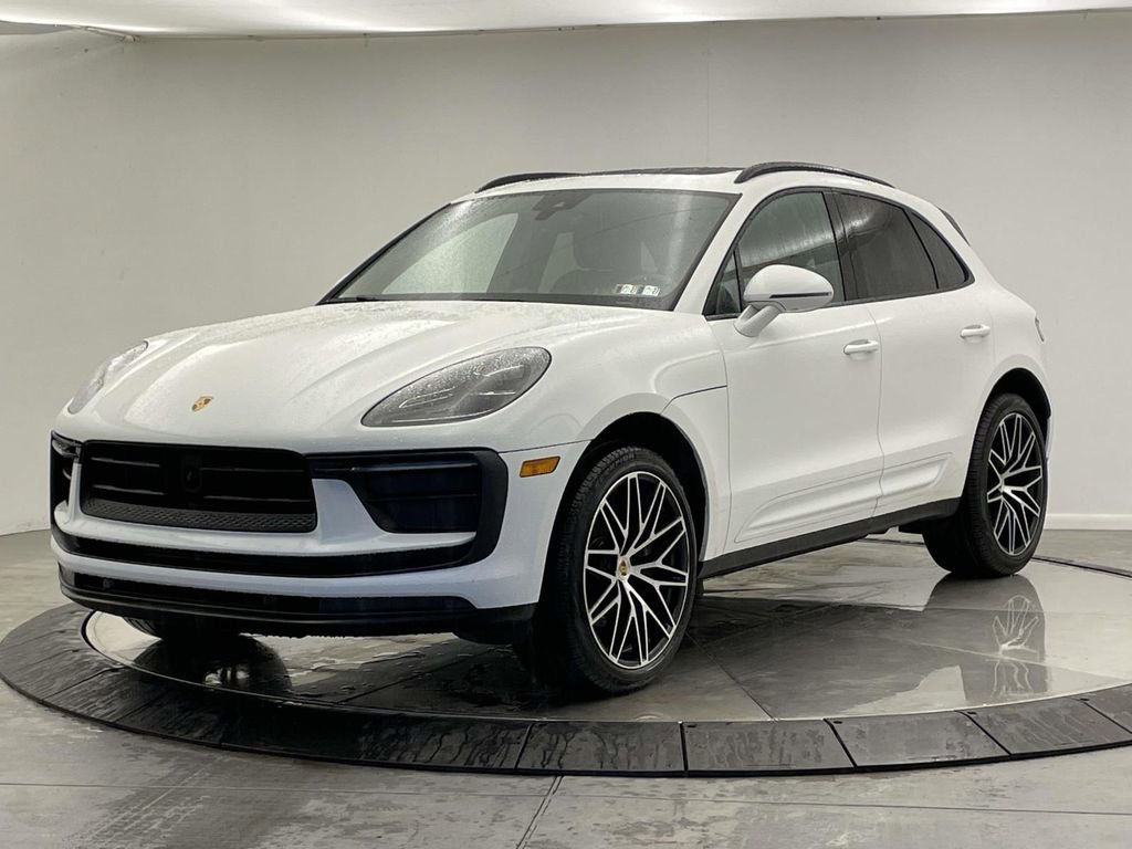 Used 2023 Porsche Macan image 1