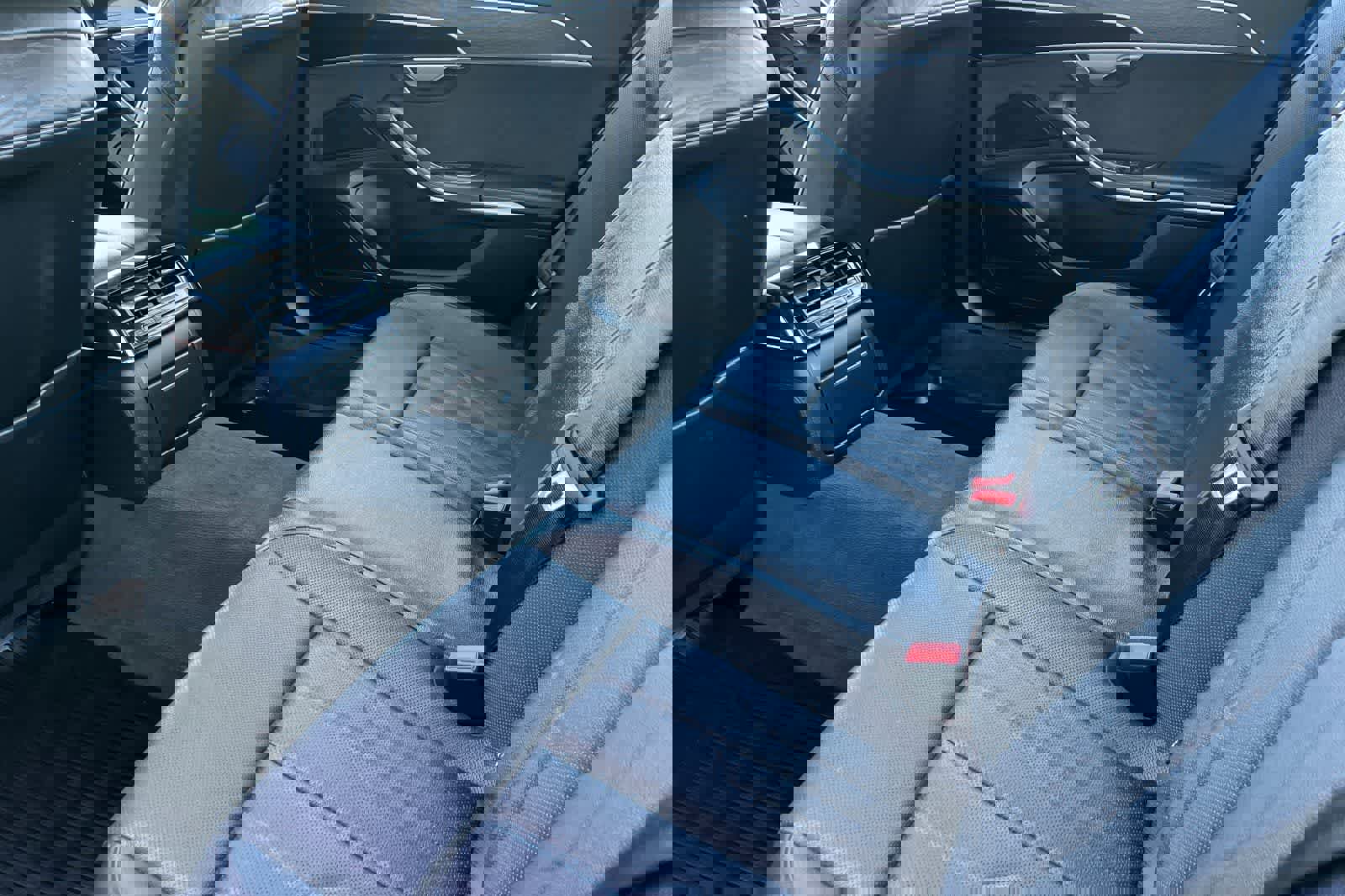 Used 2023 Audi A8 L 3.0T image 5