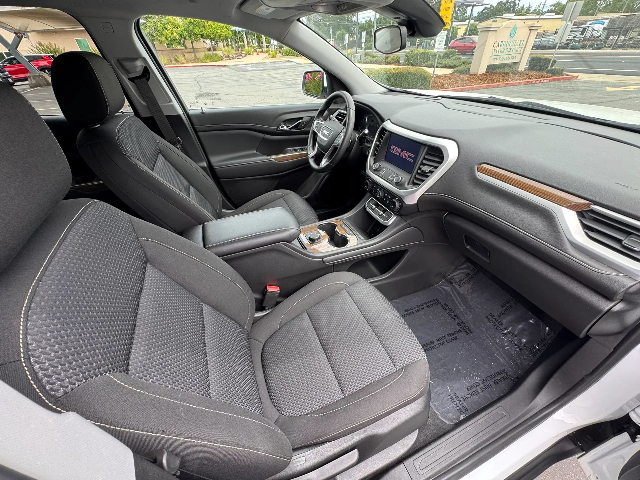 Used 2022 GMC Acadia SLE FWD image 12