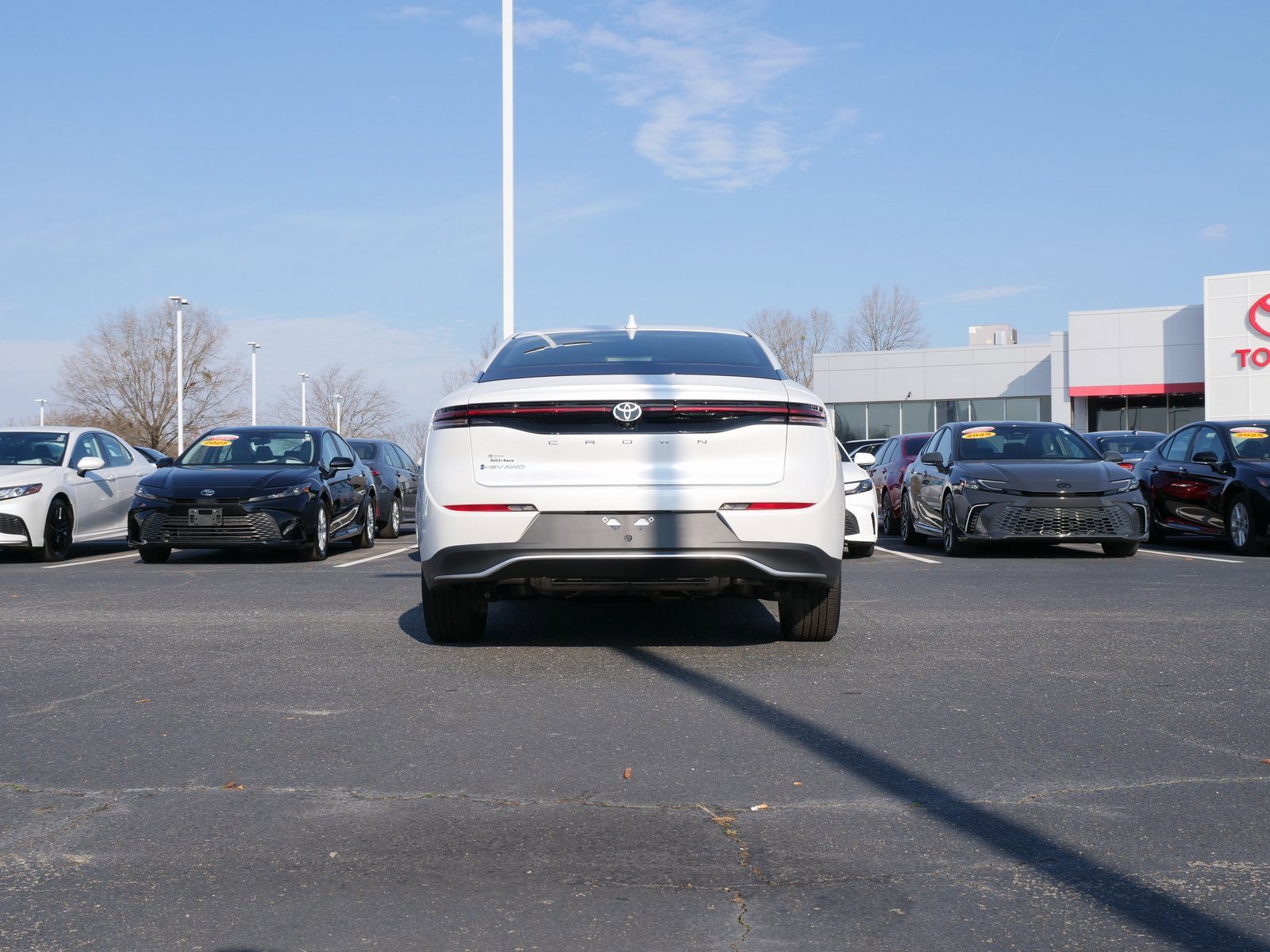 Used 2026 Toyota Crown XLE image 4