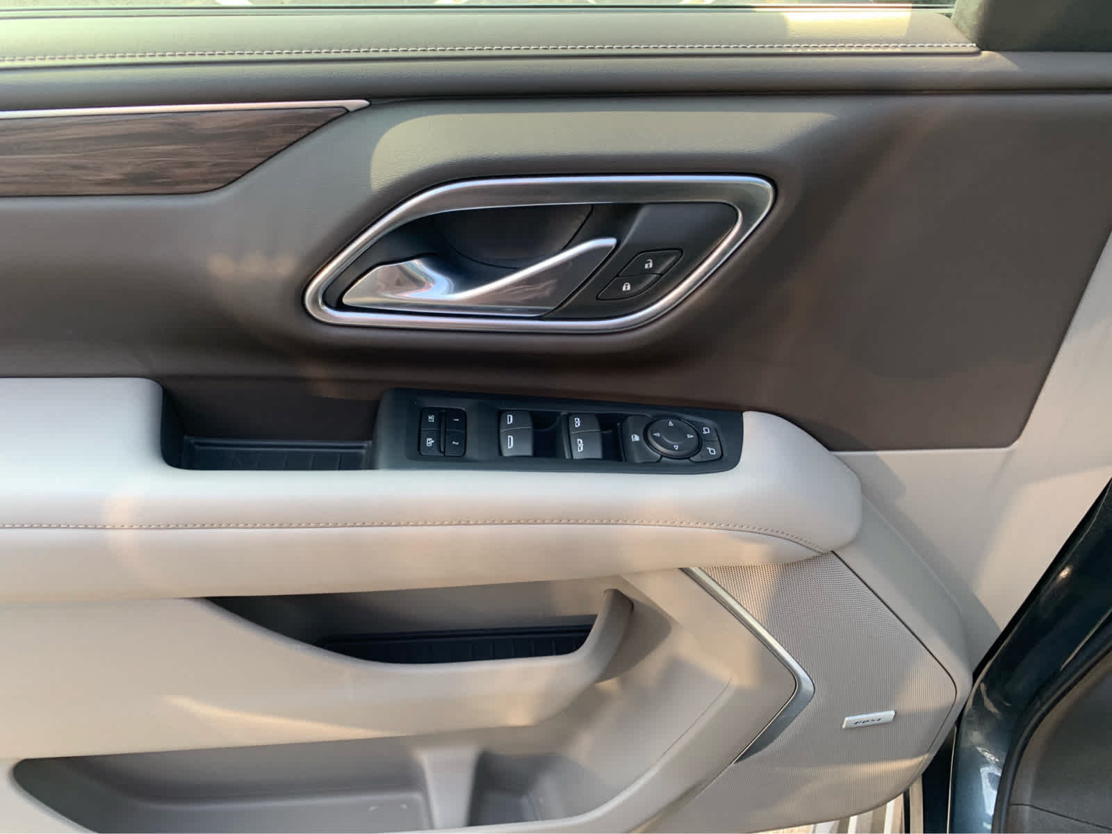 Used 2021 Chevrolet Suburban LT AWD/4WD image 13