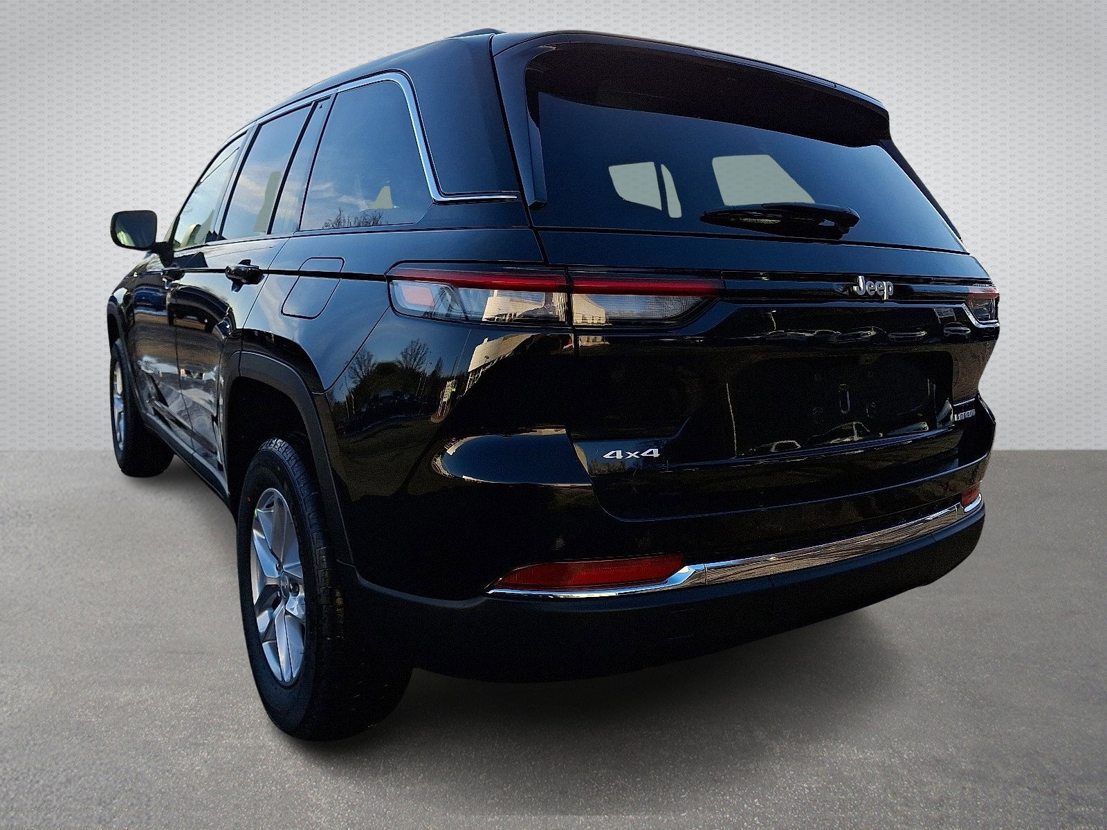 New 2025 Jeep Grand Cherokee Laredo X w/ Luxury Tech Group I image 4