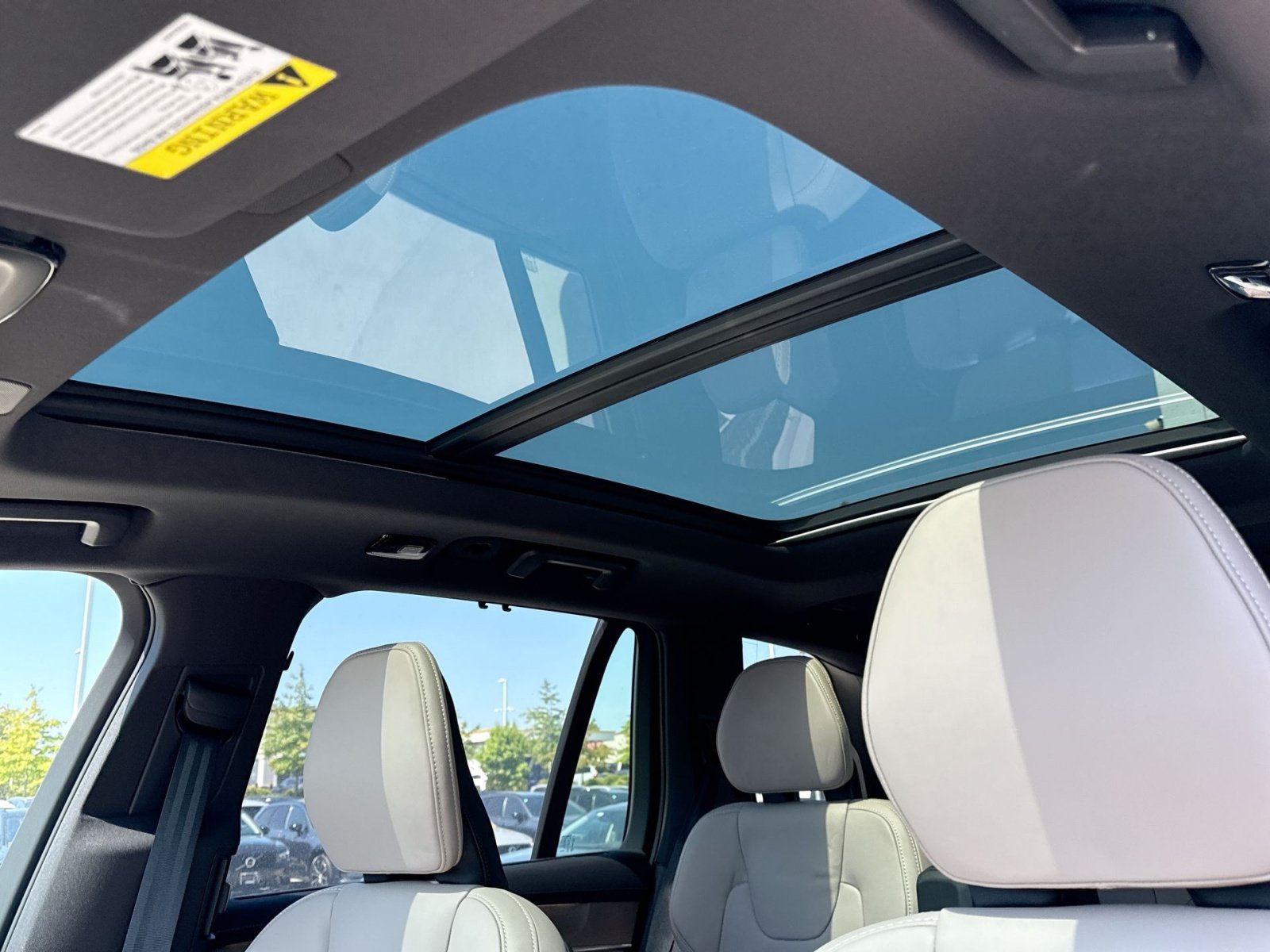 New 2026 Volvo XC90 B6 Ultra w/ Protection Package Premier AWD/4WD image 24