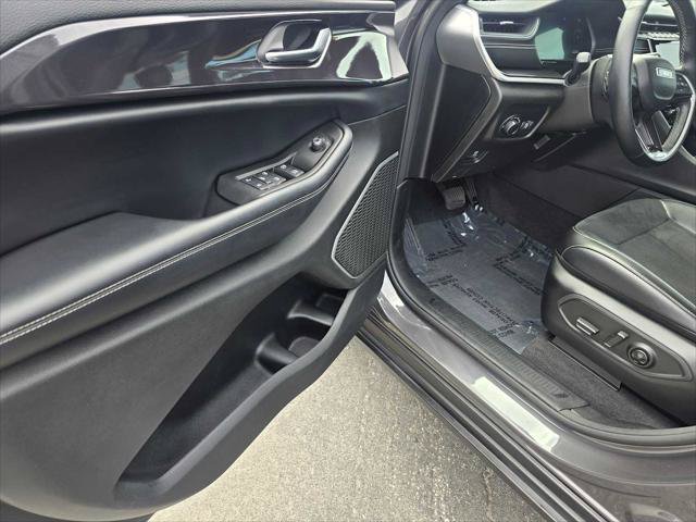 Used 2021 Jeep Grand Cherokee L Laredo AWD/4WD image 23
