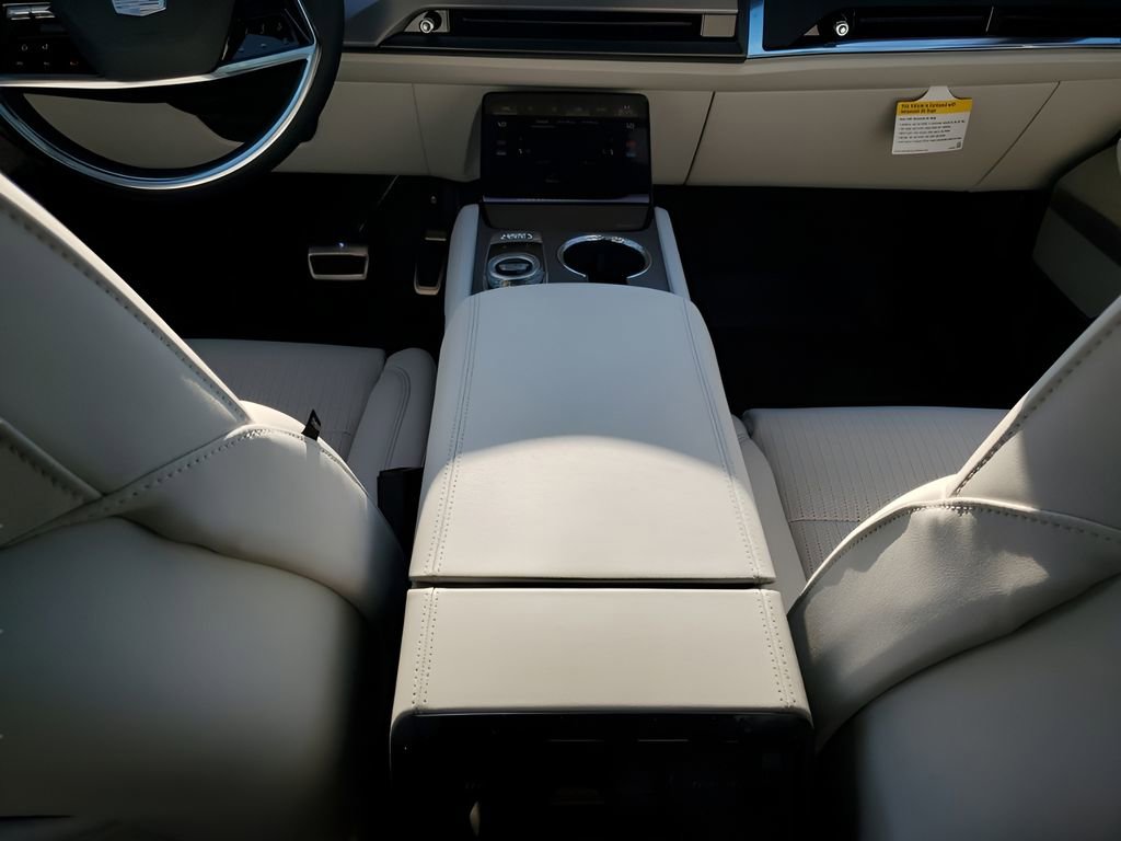 New 2026 Cadillac Vistiq Sport w/ LPO, Floor Liner Package image 23