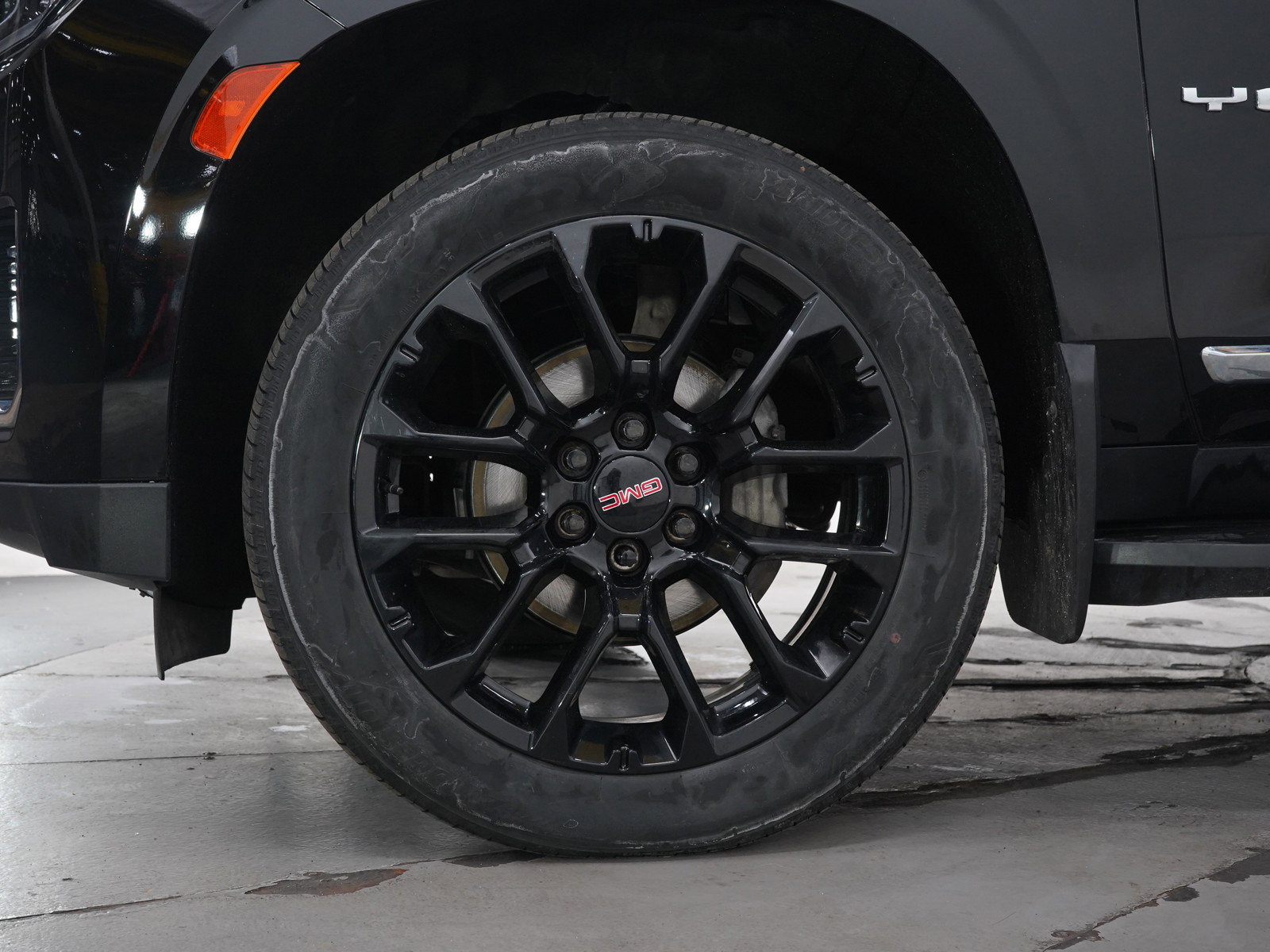 Used 2022 GMC Yukon XL SLT image 32